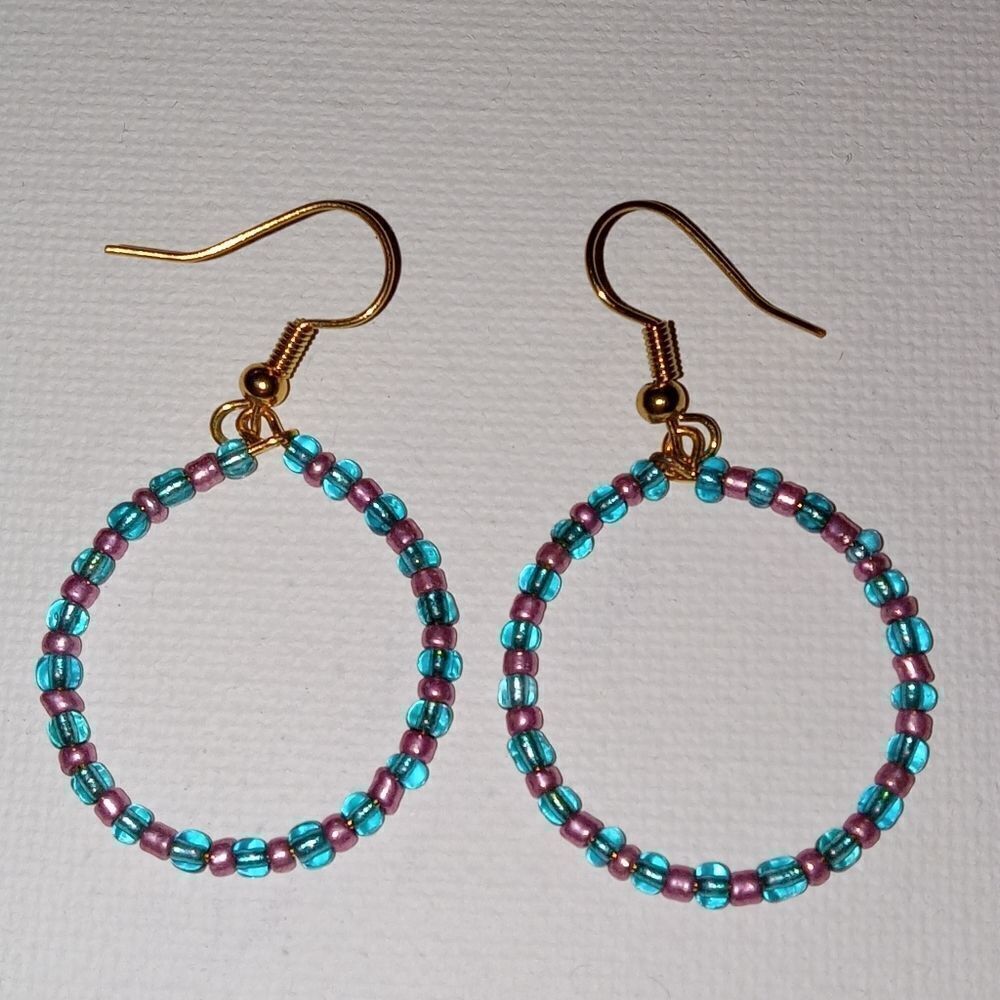 5/$25 CLEARANCE Teal and pink beaded circle earrings - Picture 3 of 3